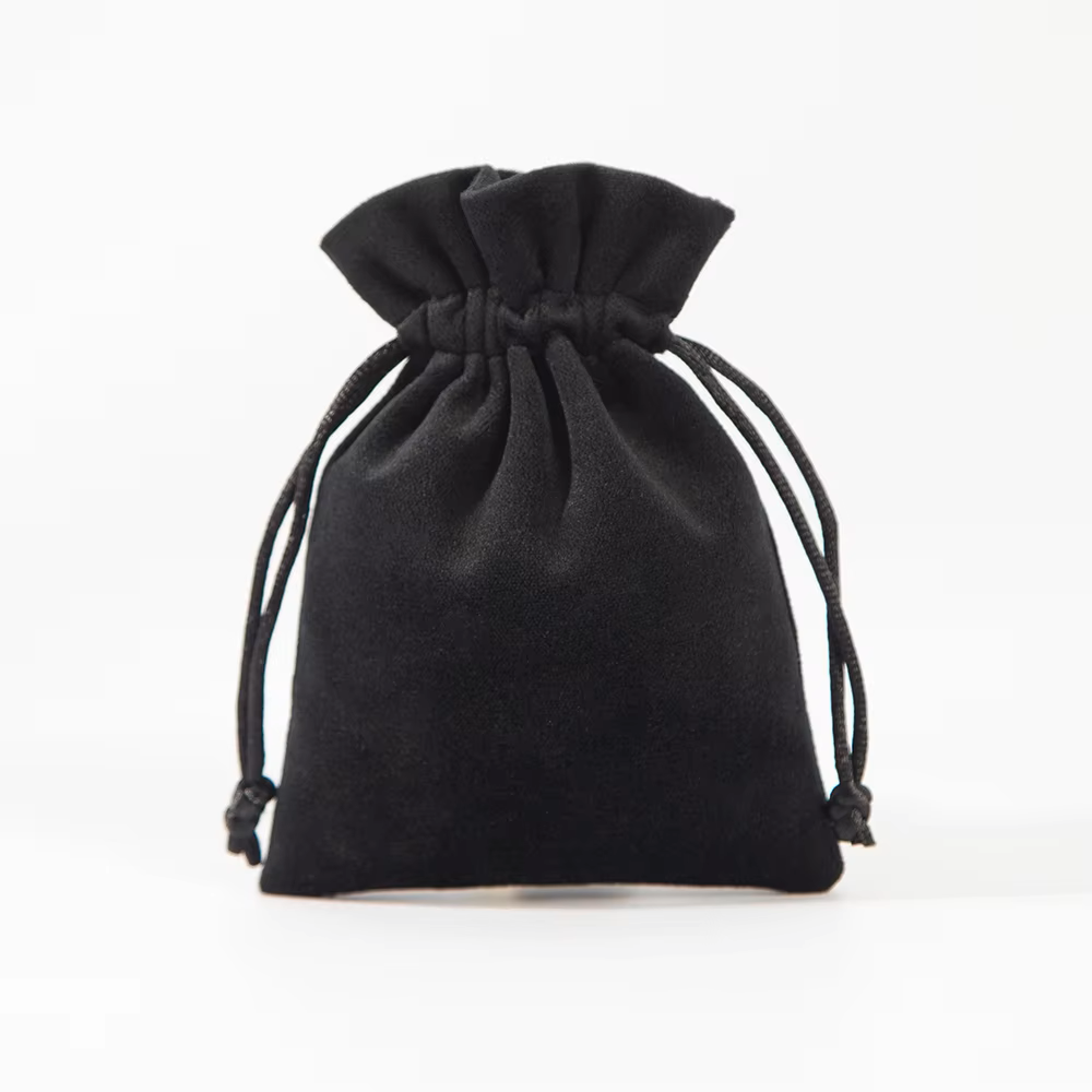 10個入り ブラックベルベット製巾着袋 ソフトジュエリー収納 - Velvet Jewelry Box のレビューと価格