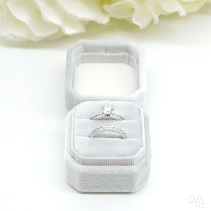 パーソナライズされた結婚指輪ボックス正方形ベルベットリングボ - Velvet Jewelry Box のレビューと価格